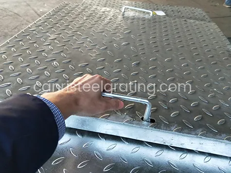 النوع 2: صريف فولاذي مركب مربع بمقبض في الأعلى