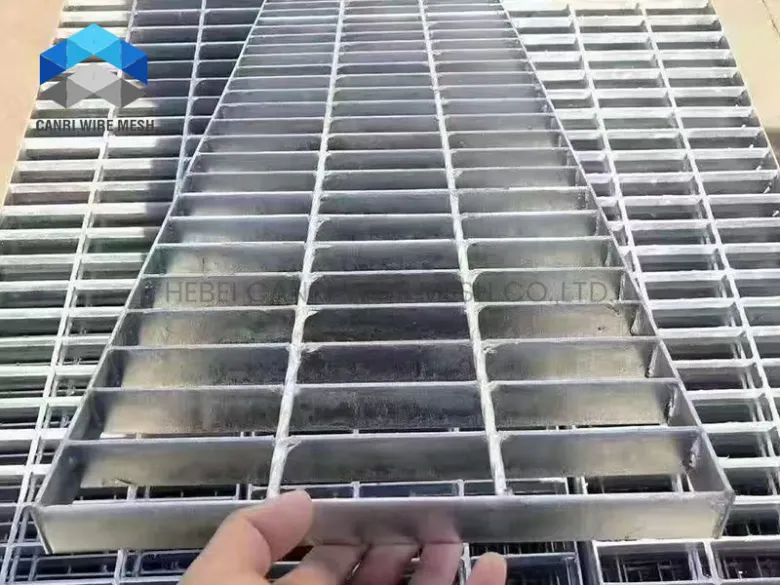 شقة بار الصلب صريف